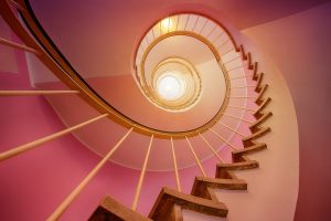 Lire la suite à propos de l’article Quelles sont les différentes formes d’escaliers ?