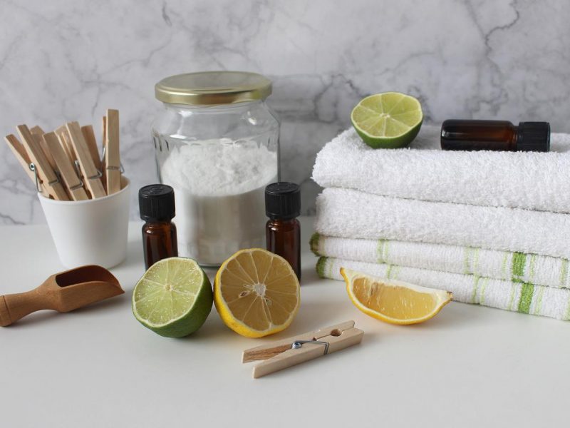 Recettes pour une lessive maison et les parfums qui vont avec.