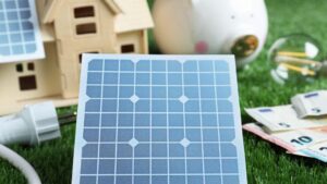 Lire la suite à propos de l’article Les bonnes questions à se poser avant d&rsquo;installer un kit solaire plug and play